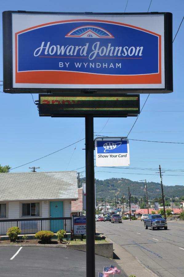 Howard Johnson By Wyndham Роузбърг Екстериор снимка