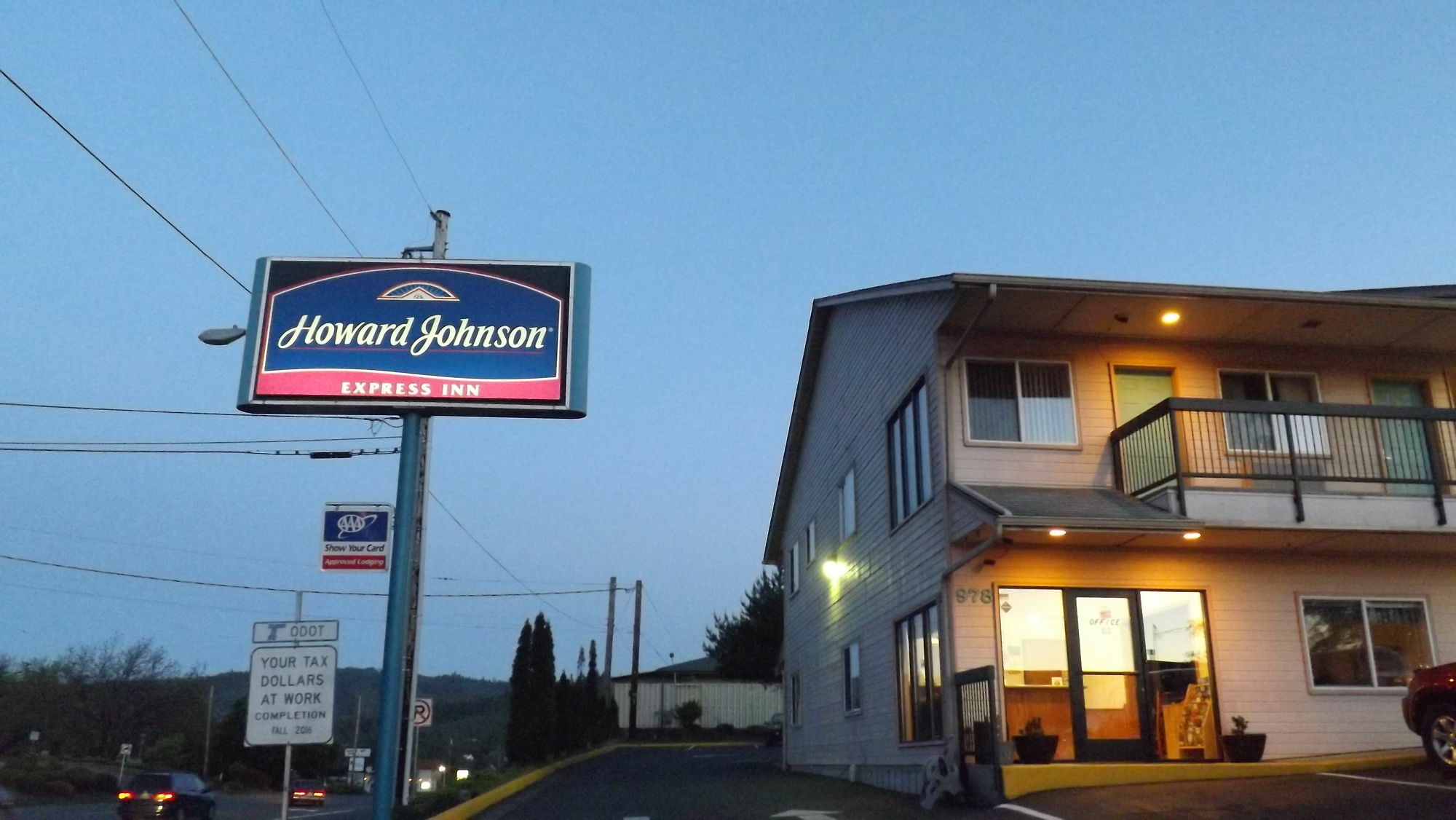 Howard Johnson By Wyndham Роузбърг Екстериор снимка